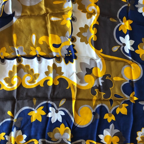 Vintage Navy and Gold Silk Scarf - Picture 4 of 6